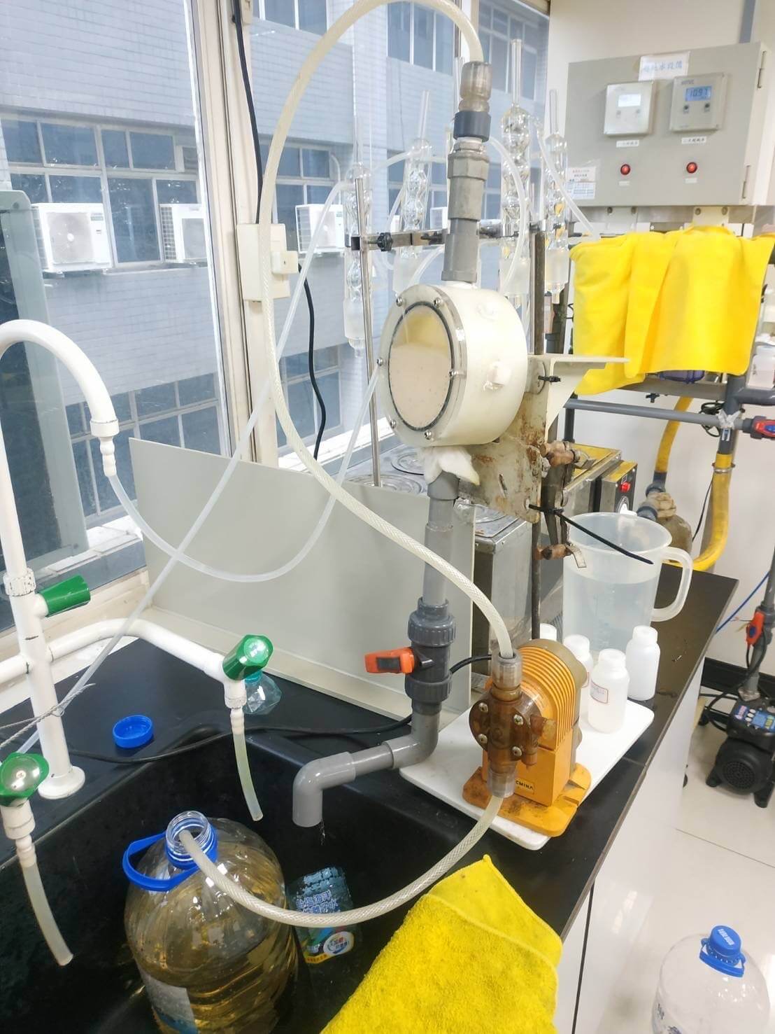 开广除氟触媒粒子试验
